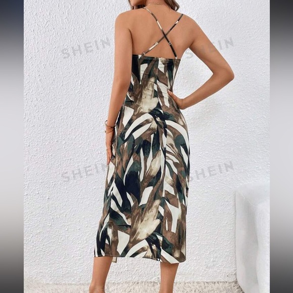 Exotic Dress - Picture 4 of 4